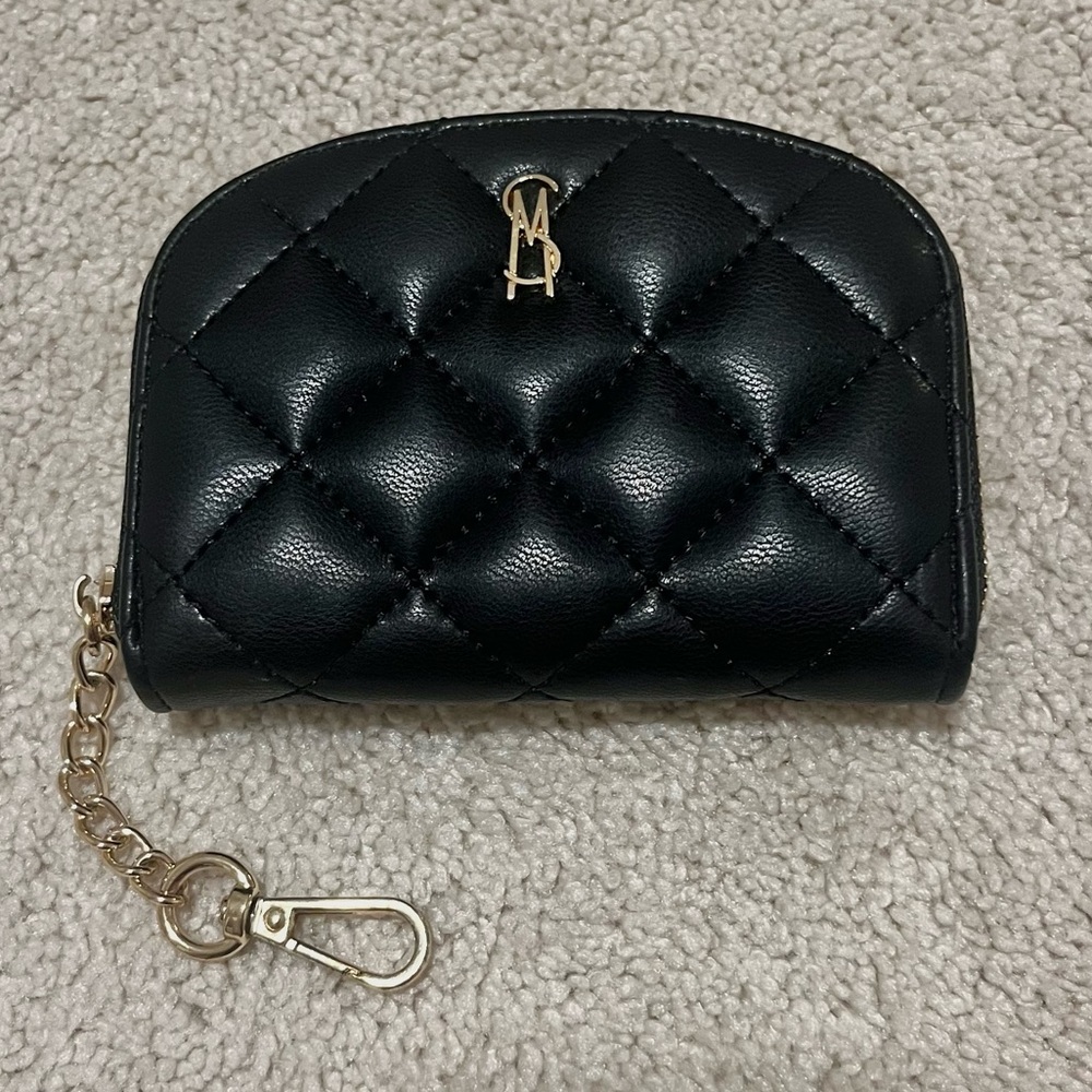 Steve Madden Dome Quilted Card Holder